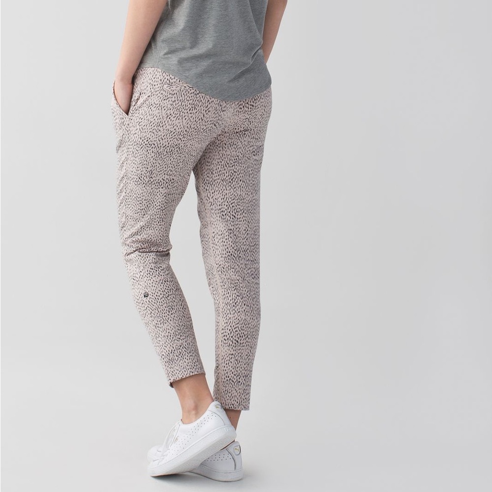 Lululemon Jet Crop Luon Pants Dottie Dash Black